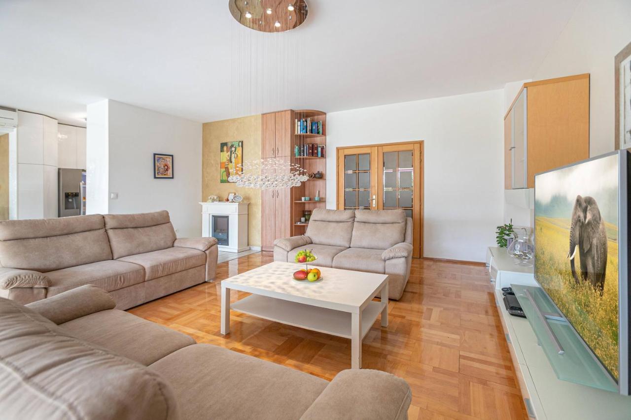 Apartment Relax Whit Big Terrace 170M2 Near The Beach Split Dış mekan fotoğraf